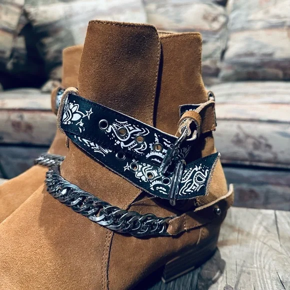AMIRI BANDANA CHAIN BOOTS 42 ビブラムソール　アミリ AMIRI Suede Chain Boots Bandana Buckle Biker Stiefel Schuhe Shoes